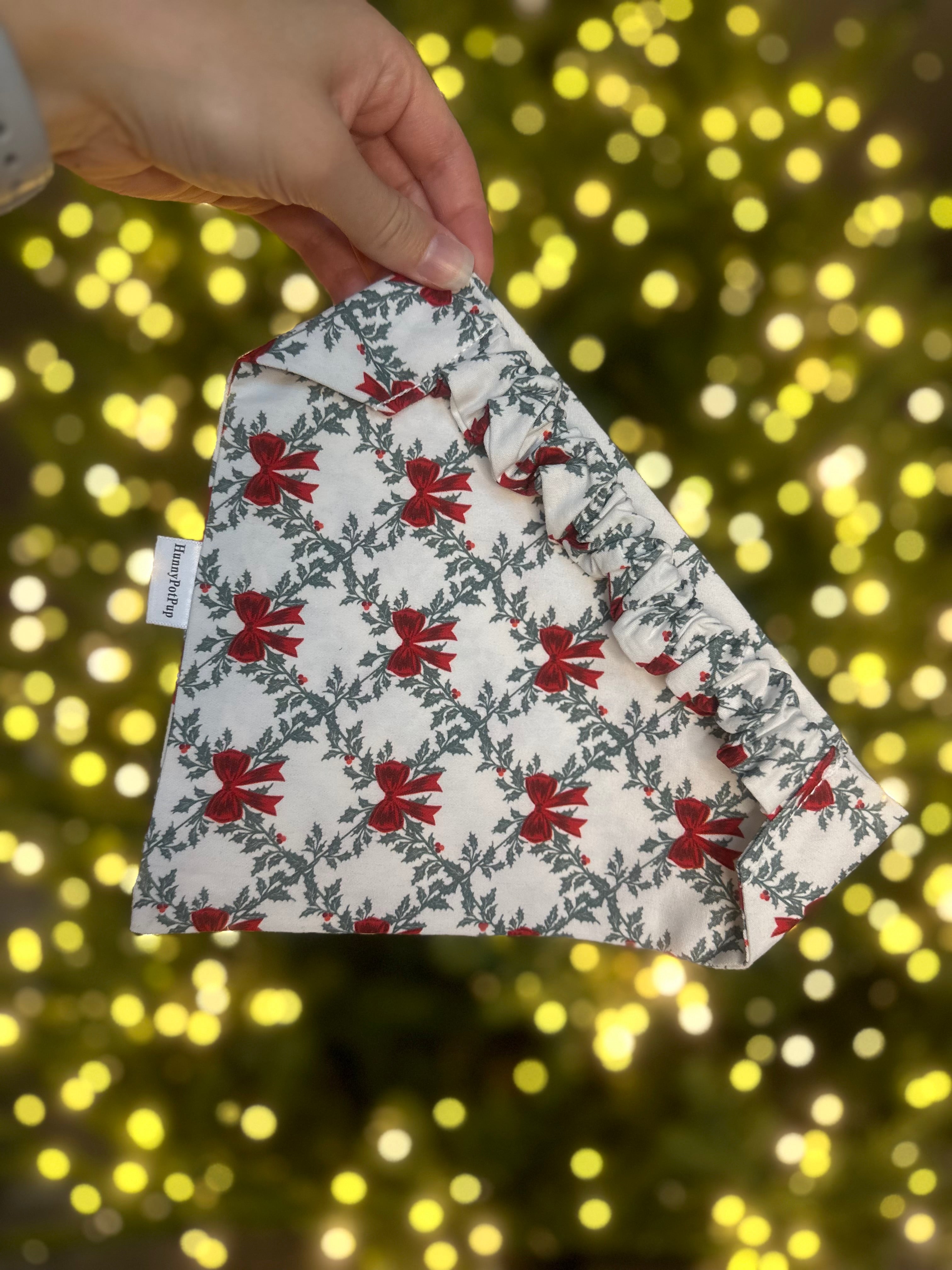 Bows & Holly Scrunchiedana®