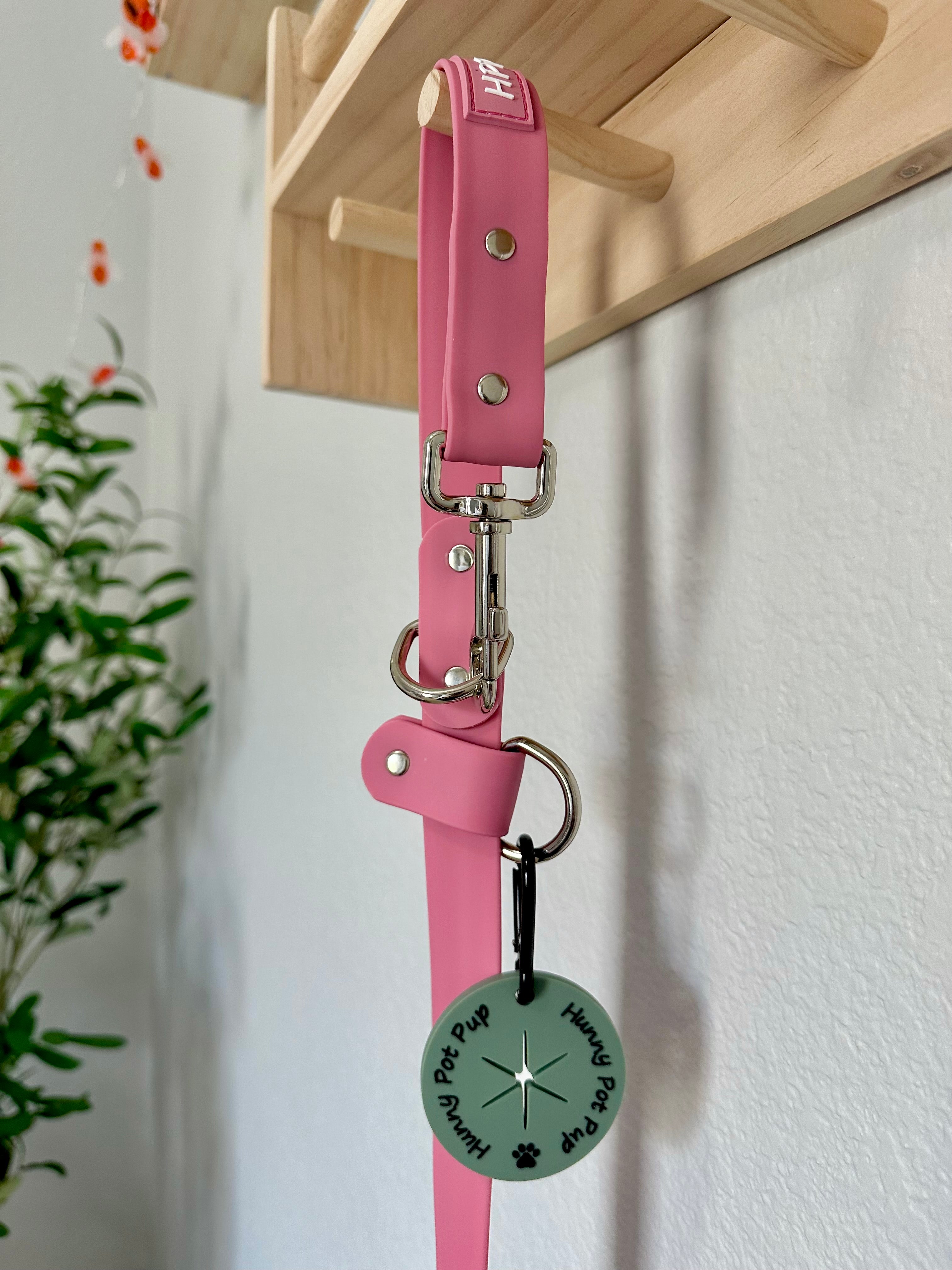 Hands Free Adjustable Leash- Berry Pink